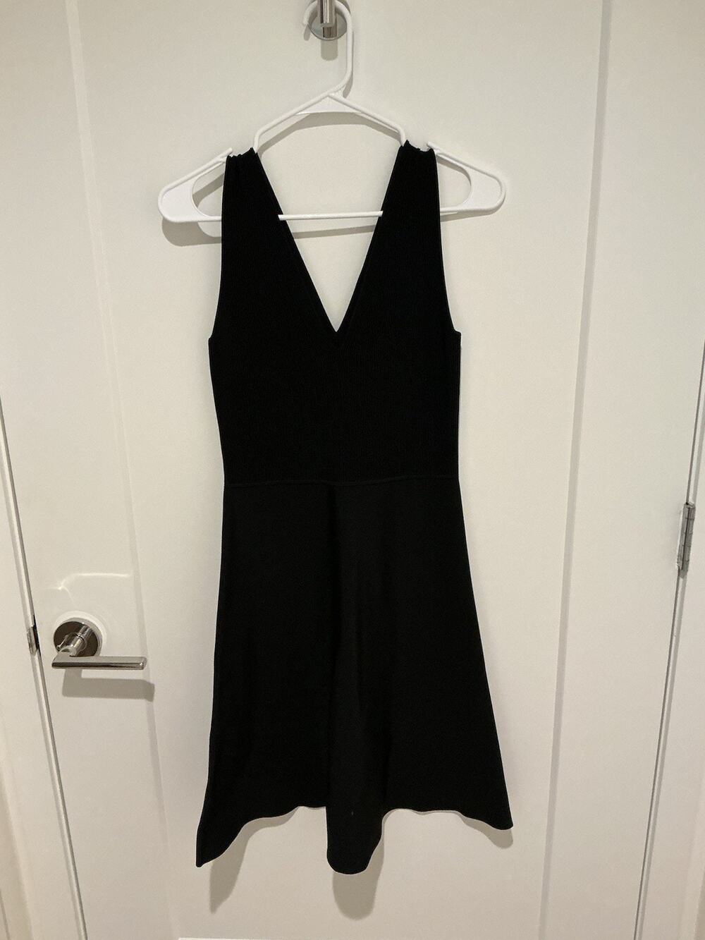 Theory Black Knee Length V-neck Dress Glossed Linear Rib Orig $395 Size S NWT